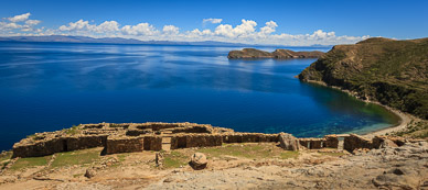 Chincana's ruins where Inca priests lived, Isla del Sol