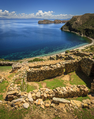 Chincana's ruins where Inca priests lived, Isla del Sol, Lake Titicaca