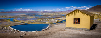 Hot springs at Laguna Challviri