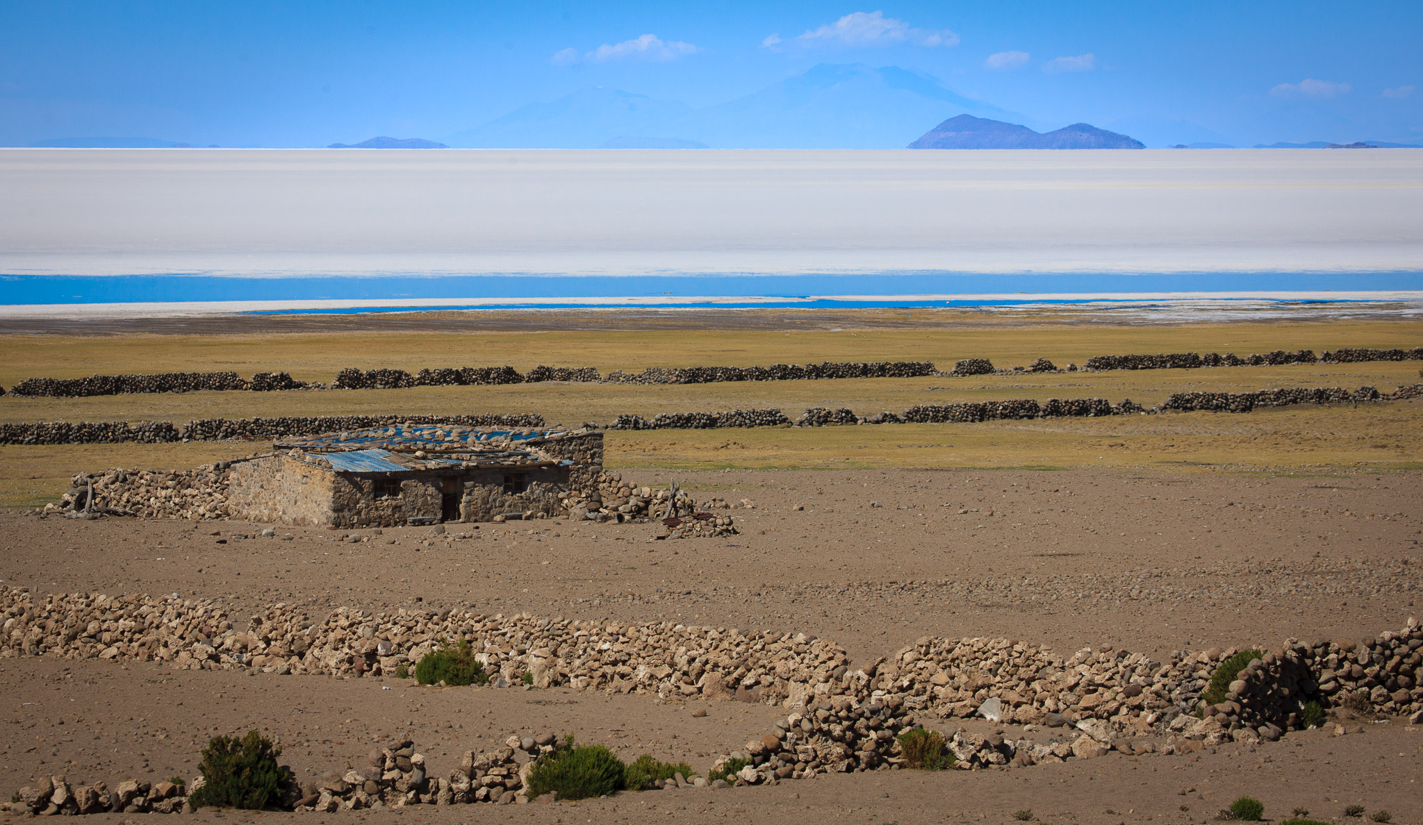 Settlement of Coquesa, northern shore of Salar de Uyuni