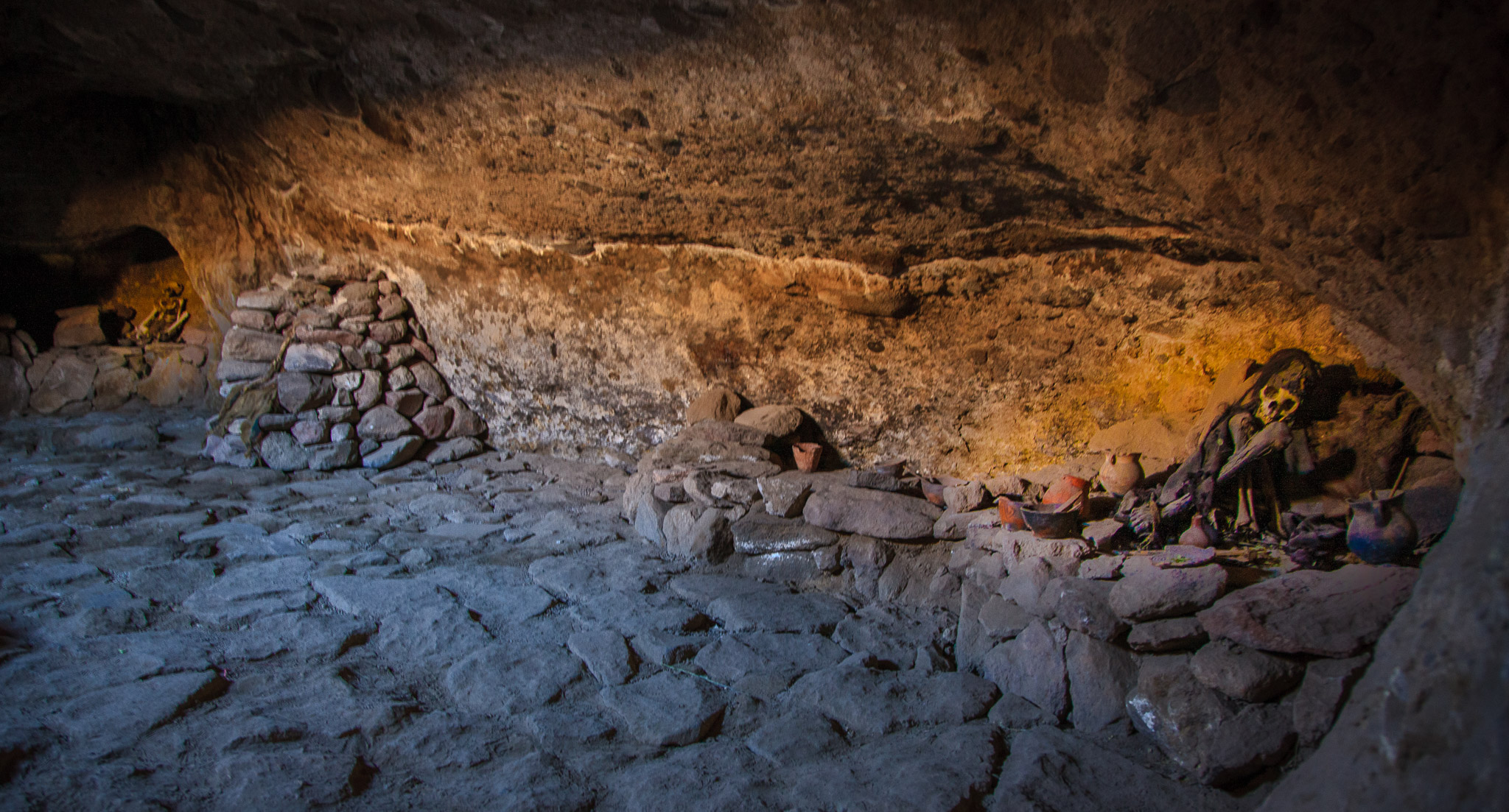 Conquesa Cave with mummies