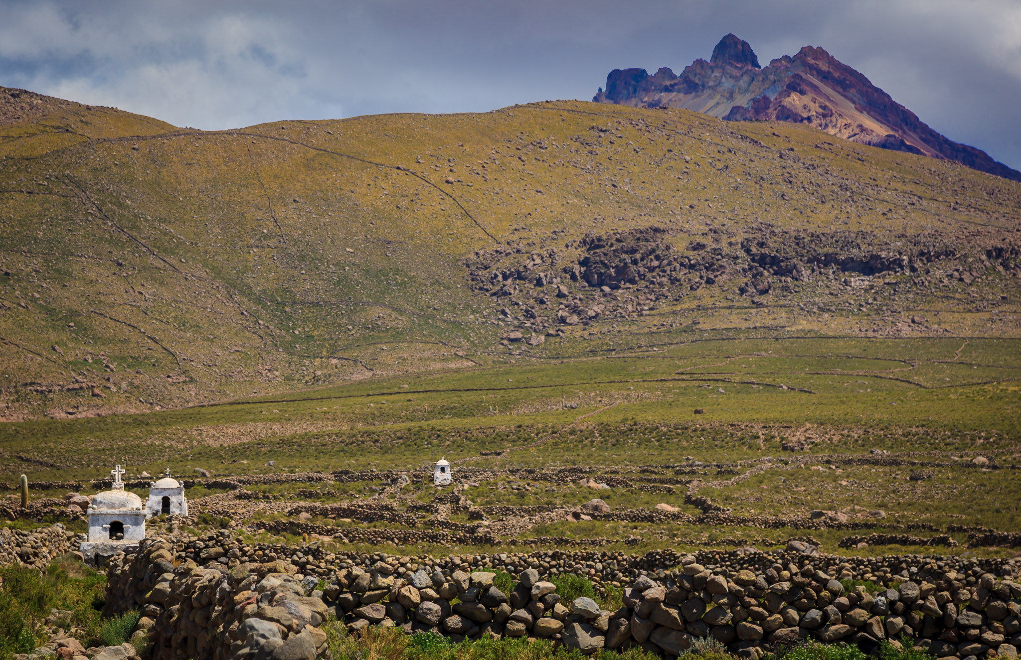Jirira, on northern shore of Salar de Uyuni & on flanks of Volcan Tunupa