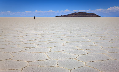 Reynaldo walking to Isla Incahuasi, Salar de Uyuni