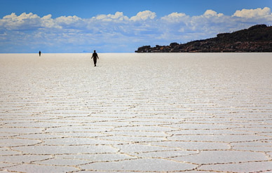 Martha & Reinaldo walking to Isla Incahuasi, Salar de Uyuni