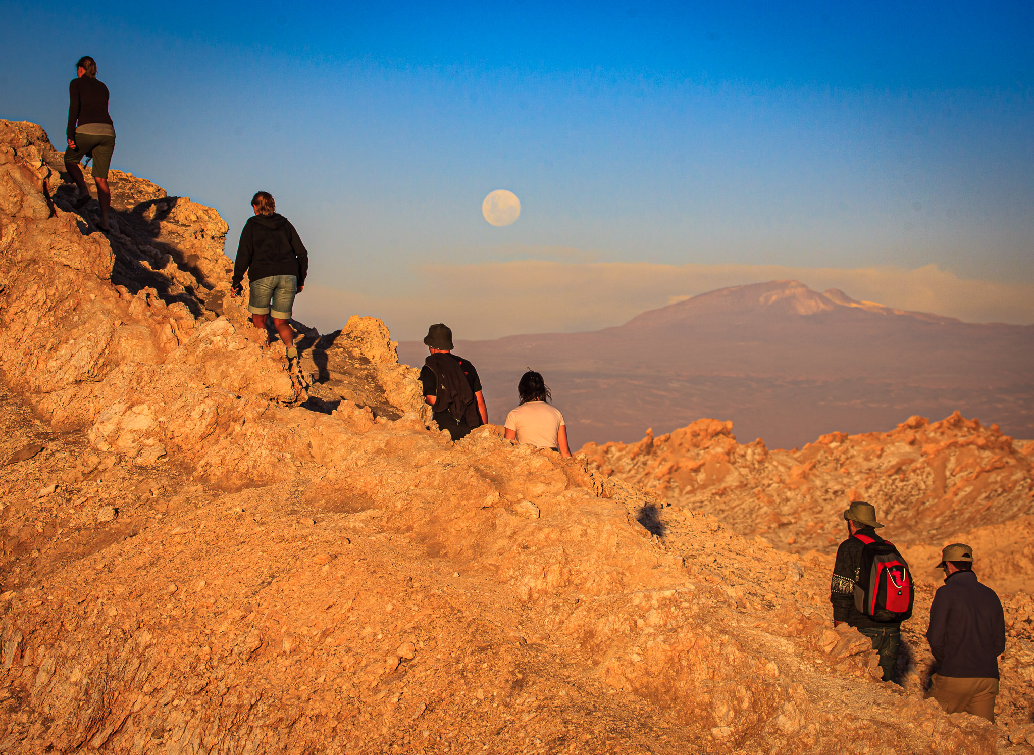 Full moonrise from Valle de Luna