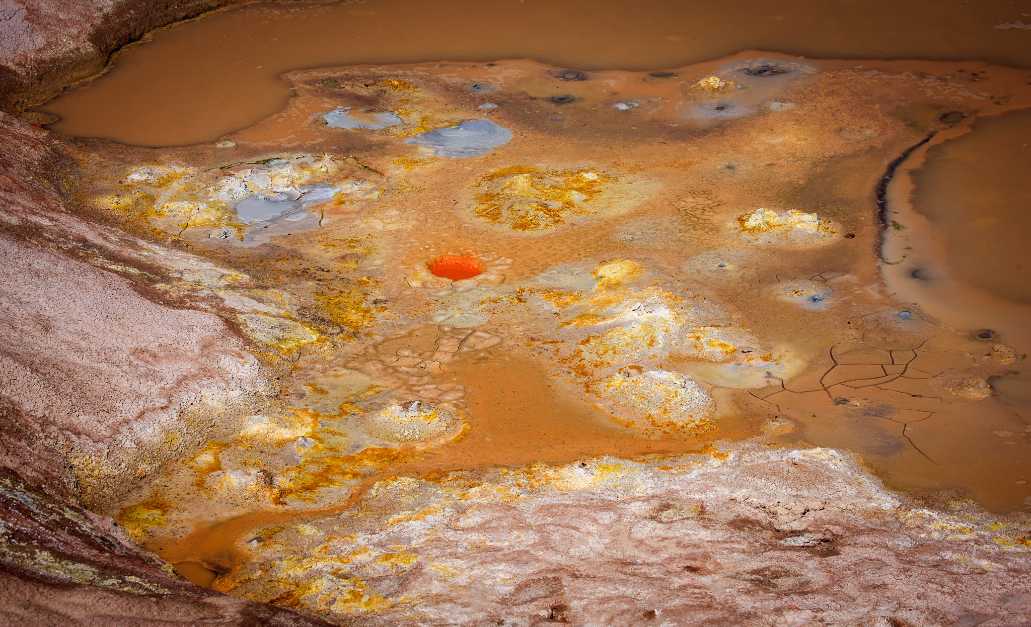 Geothermal area near Geysers de Tatio