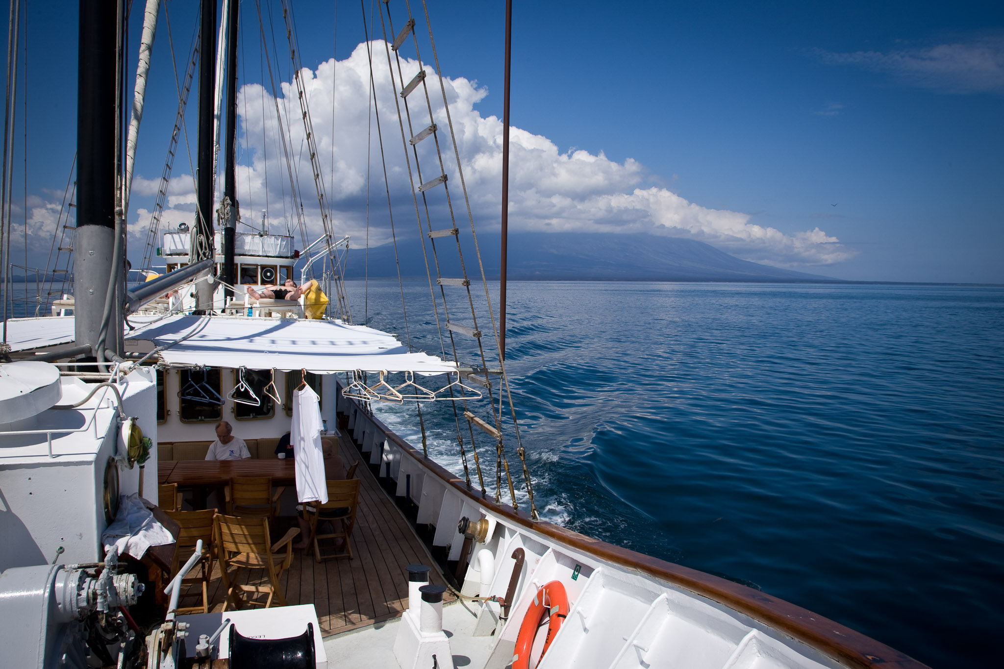 Crossing Bolívar Strait between Fernandina & Isabella