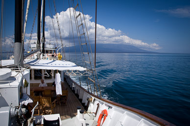 Crossing Bolívar Strait between Fernandina & Isabella