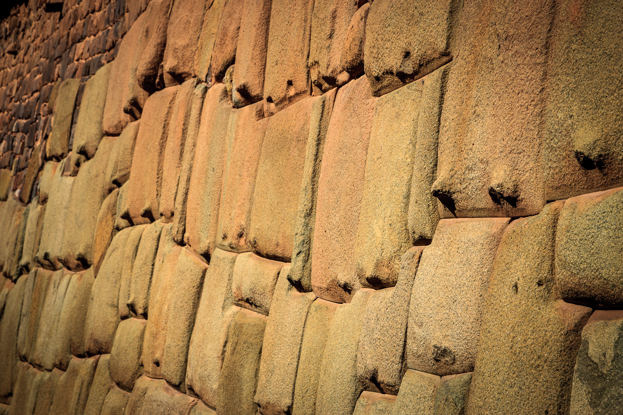 Inca wall at Inka Roqa Palace