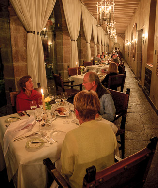 Hotel Monasterio dining room