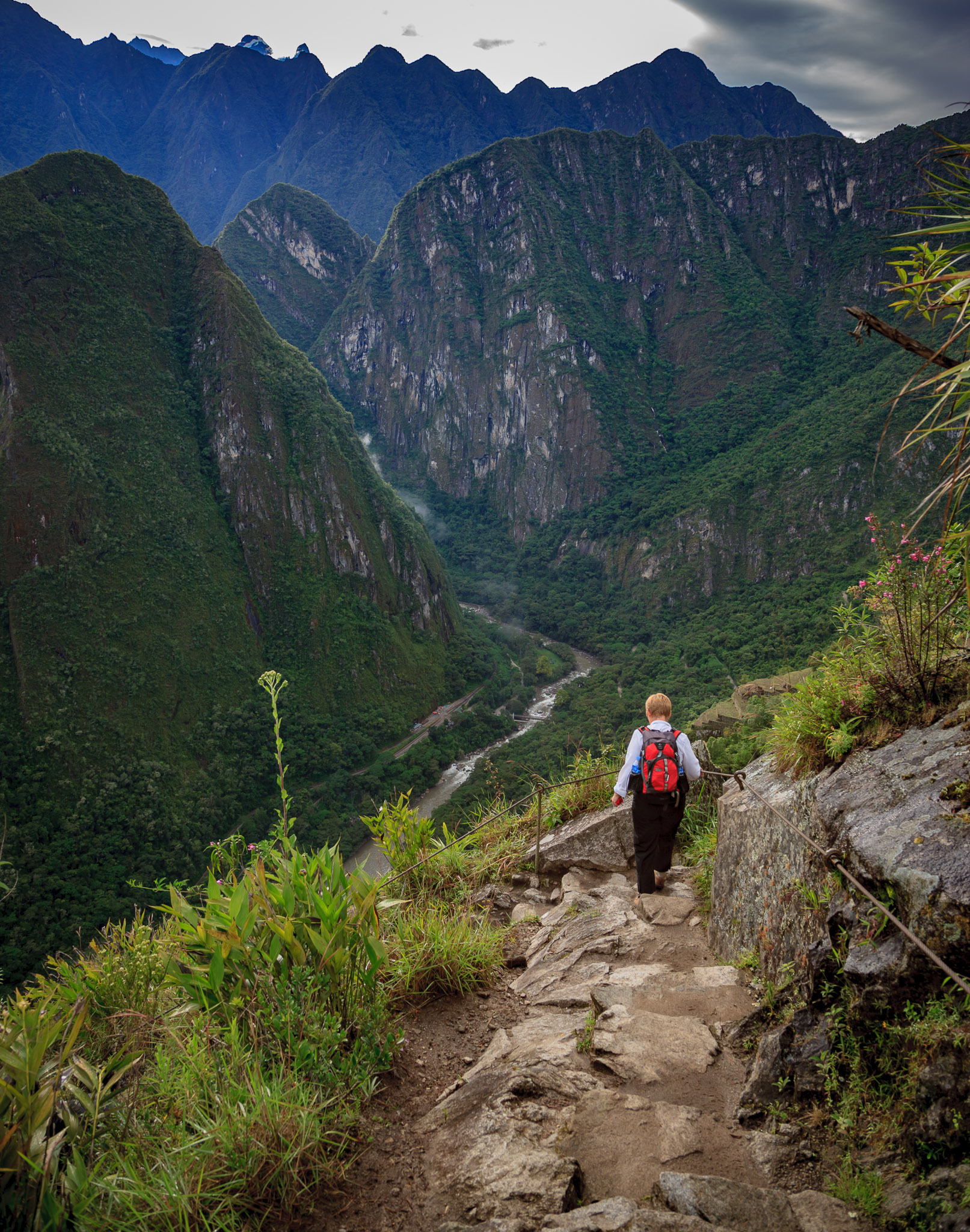 Traversing saddle between Macchu & Wayna Picchu