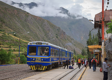 Train leaving Ollantaytambo for Machu Picchu
