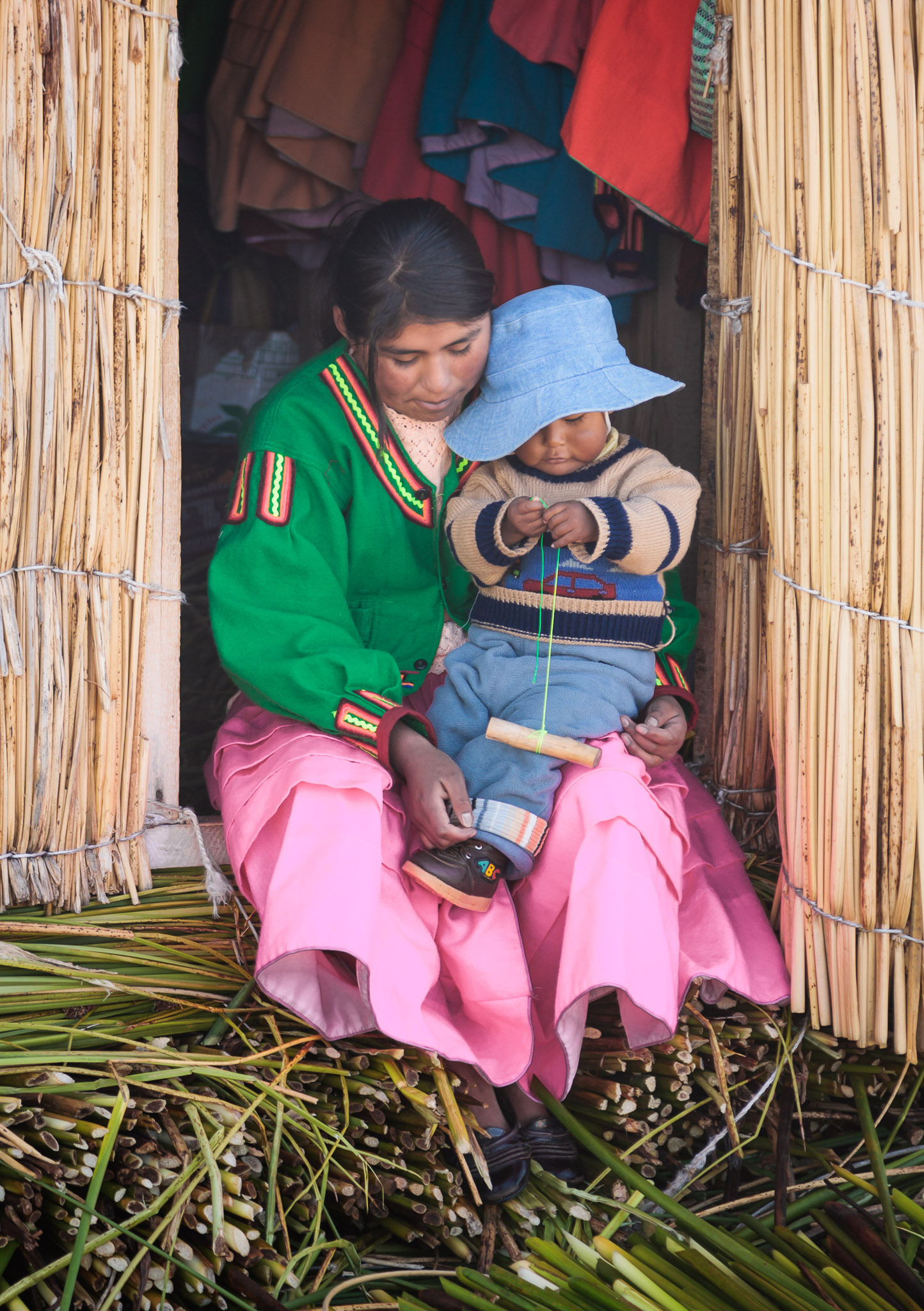 Los Uros - Gaviota inhabitants