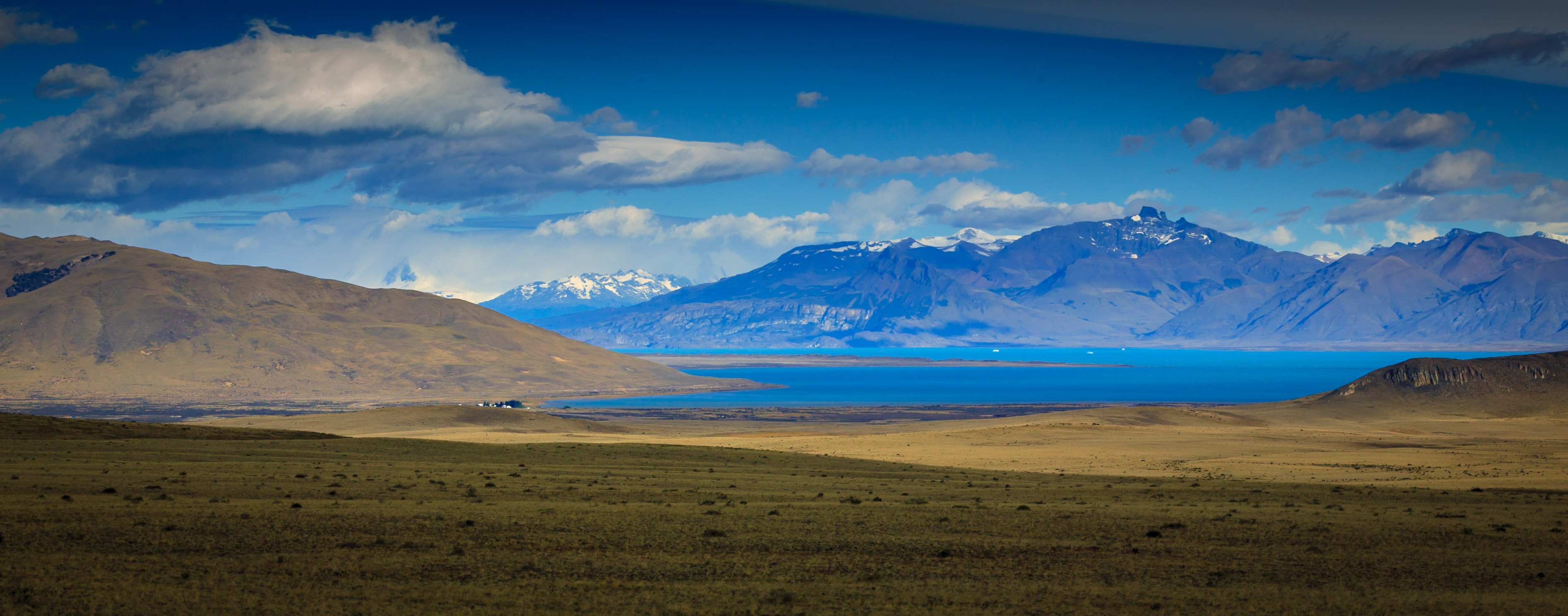 Lago Argentina in distance