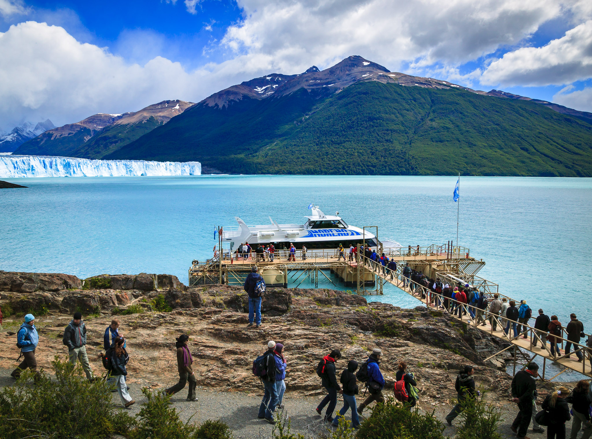 Boarding tour boat, Perito Moreno Glacier