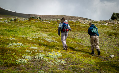Wanda & Alex on way up to Loma del Pliegue Tumbado