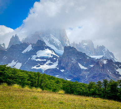 Descending from Loma del Pliegue Tumbado, Cerro Poincenot in background