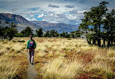 Wanda descending from Loma del Pliegue Tumbado