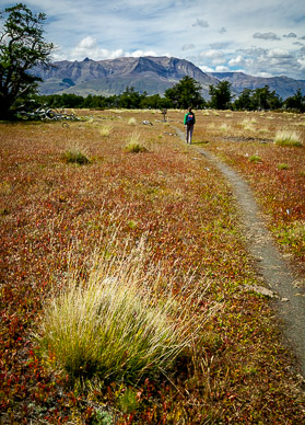 Wanda descending from Loma del Pliegue Tumbado