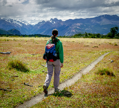 Wanda descending from Loma del Pliegue Tumbado