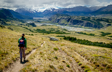 Wanda on trail down to El Chaltén