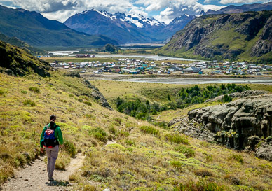 Wanda on trail down to El Chaltén