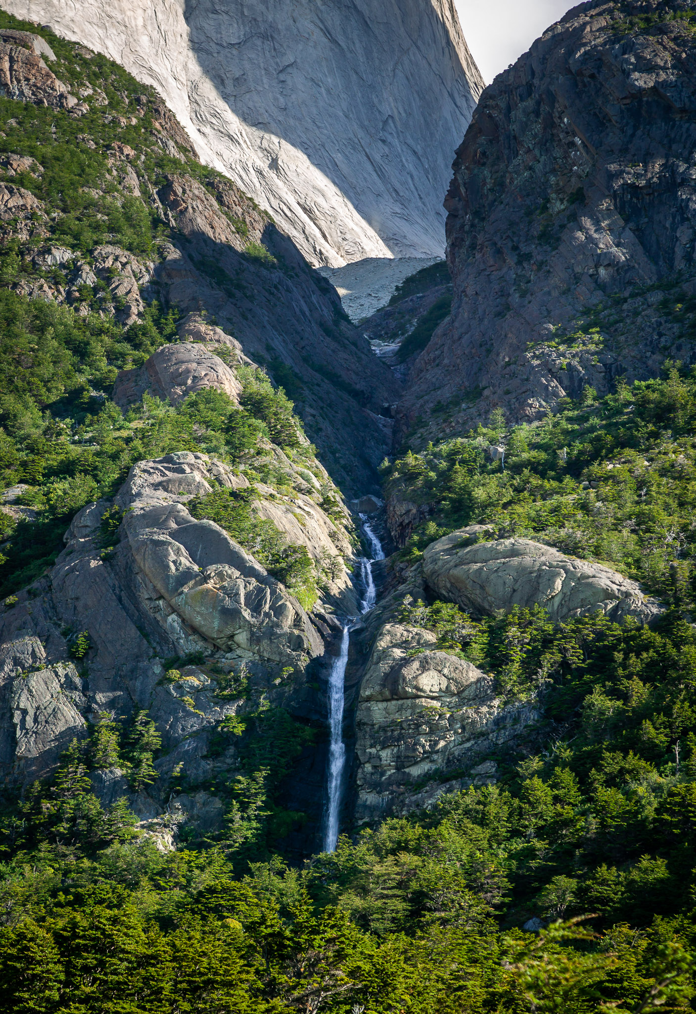 Los Cuernos & waterfall