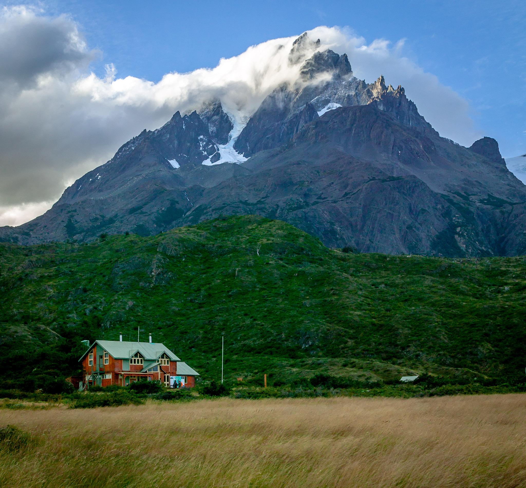 Paine Grande & ranger station