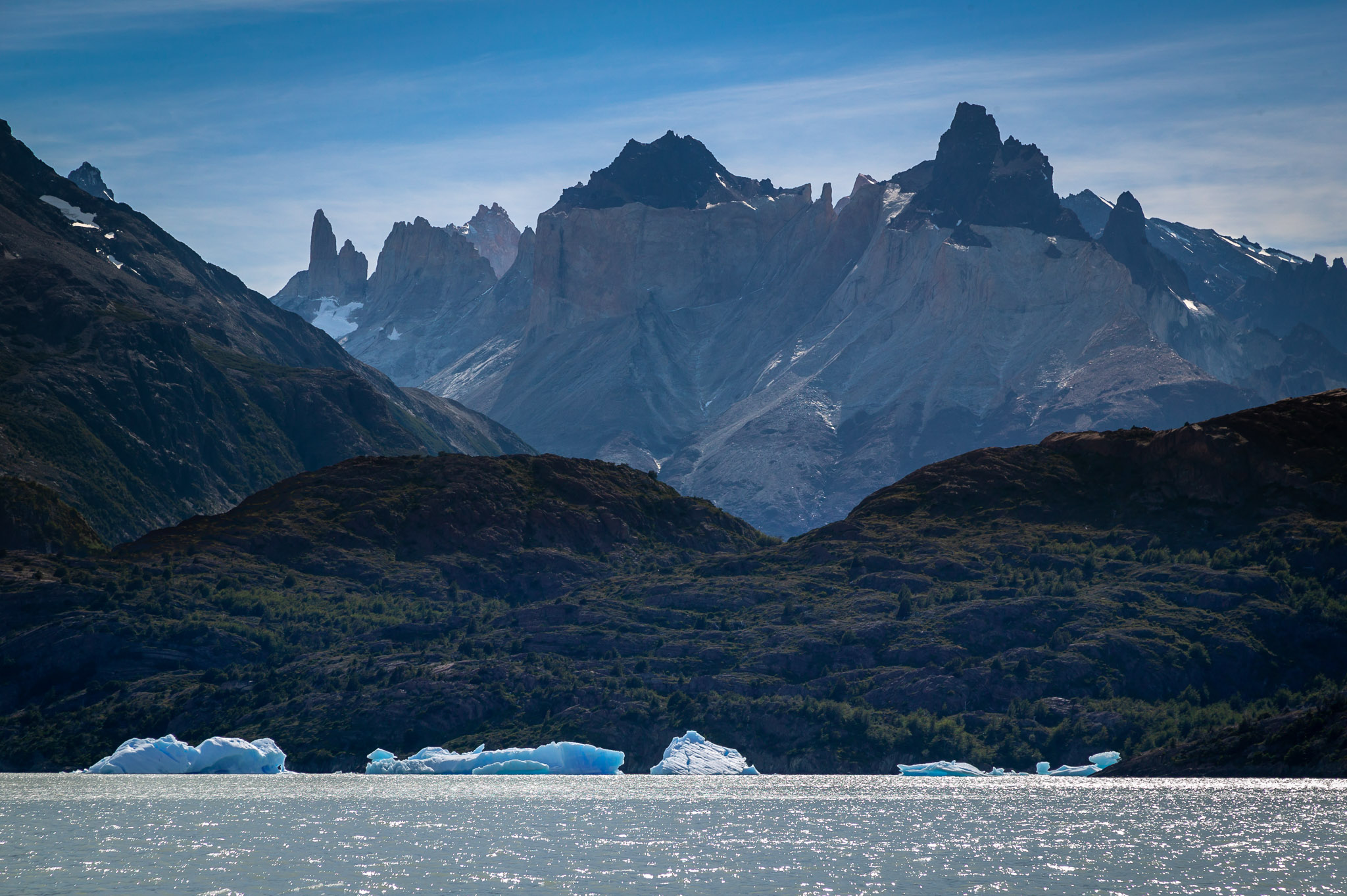 Lago Grey, icebergs, Los Cuernos