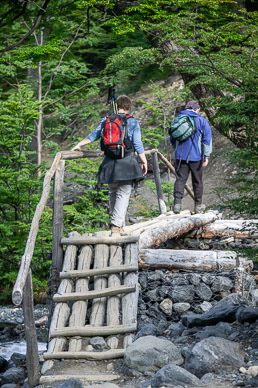 Hiking back to Refugio Chileno