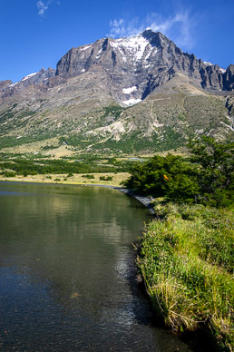 Hiking above Lago Nordenskjold, to Refugio Los Cuernos