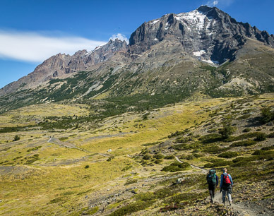 Hiking above Lago Nordenskjold, to Refugio Los Cuernos