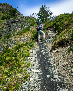 Hiking above Lago Nordenskjold, to Refugio Los Cuernos