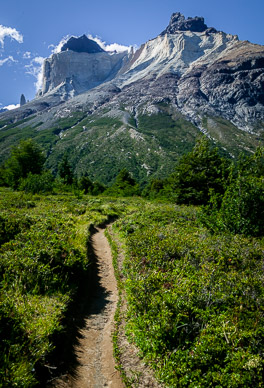 Los Cuernos & trail to Refugio Paine Grande