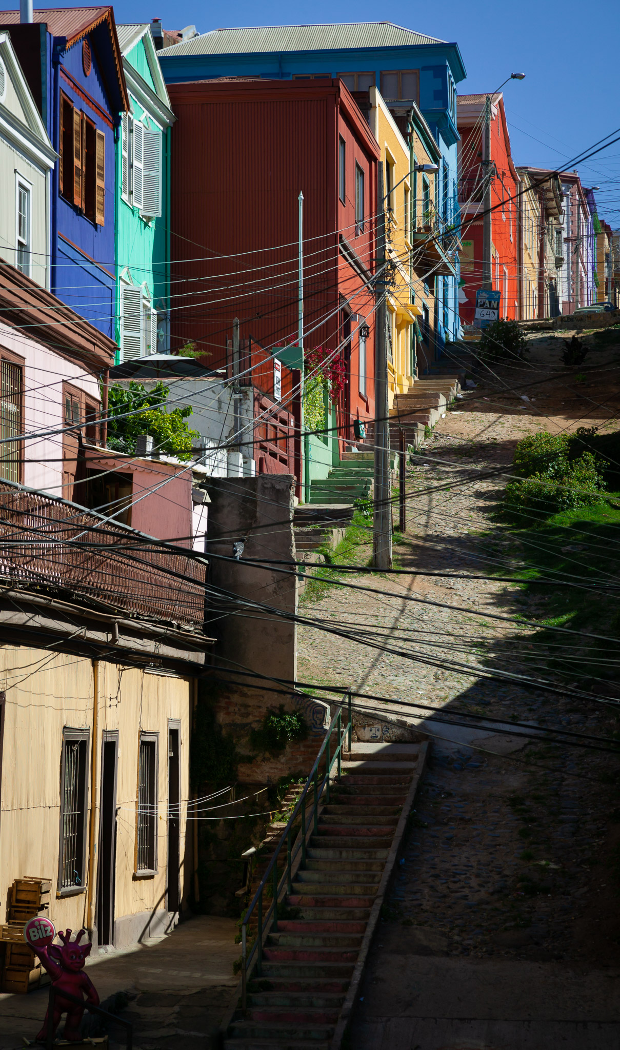 Incredibly steep Valparaiso streets