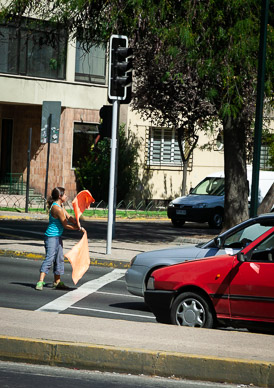 Begging in Santiago by juggling at intersections