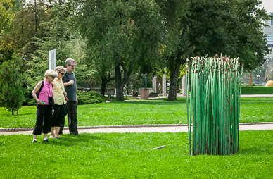 Riverfront park sculpture, Santiago