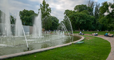 Downtown Mendoza, full of parks and water