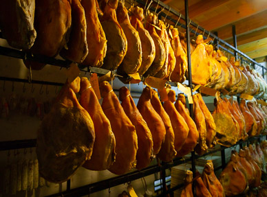 Hams curing at La Posada del Jamón