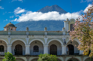 Volcán Agua looming over Antigua