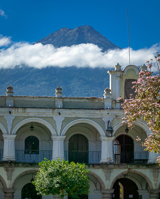 Volcán Agua looming over Antigua