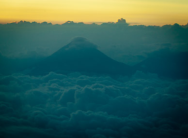 Distant volcáns all around