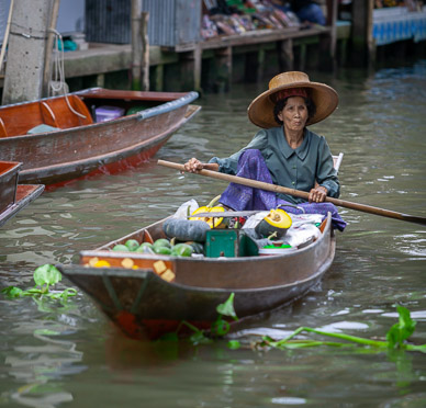 Damnoen Saduak Floating Market