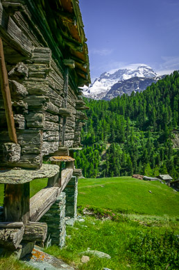Ancient barn near Zmutt
