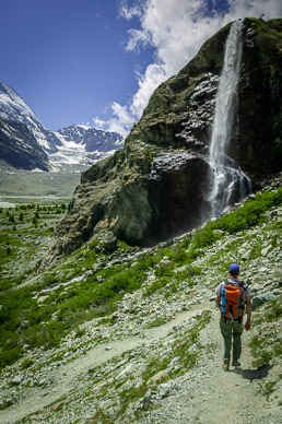 Hike from Höhbalm down to Kalbermatten