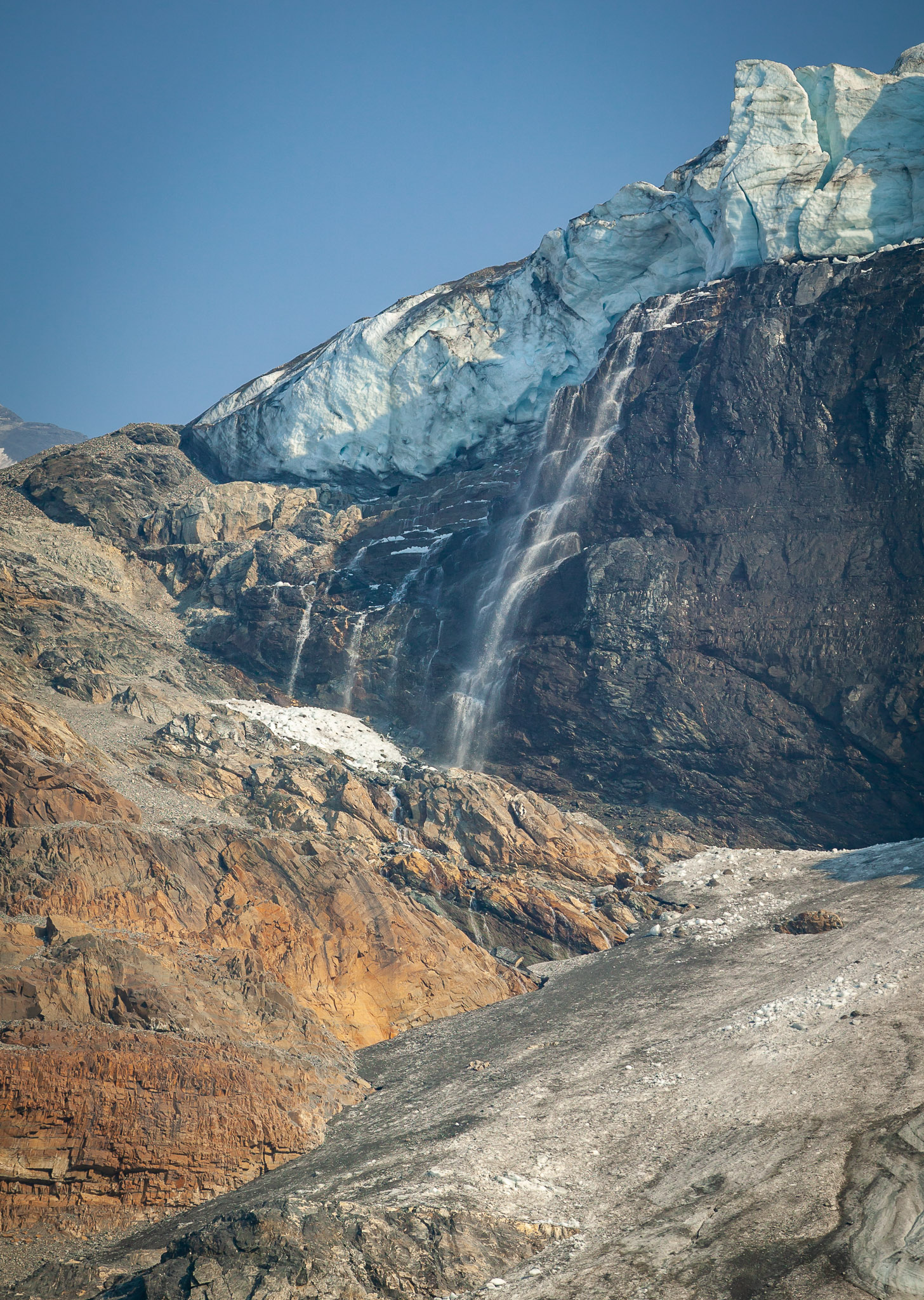 Ice fall onto Columbia Icefield