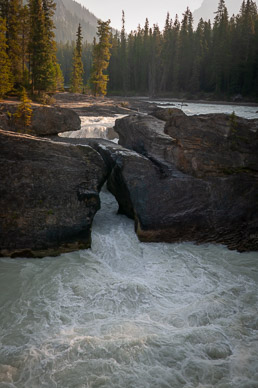 Natural Bridge, Kicking Horse River