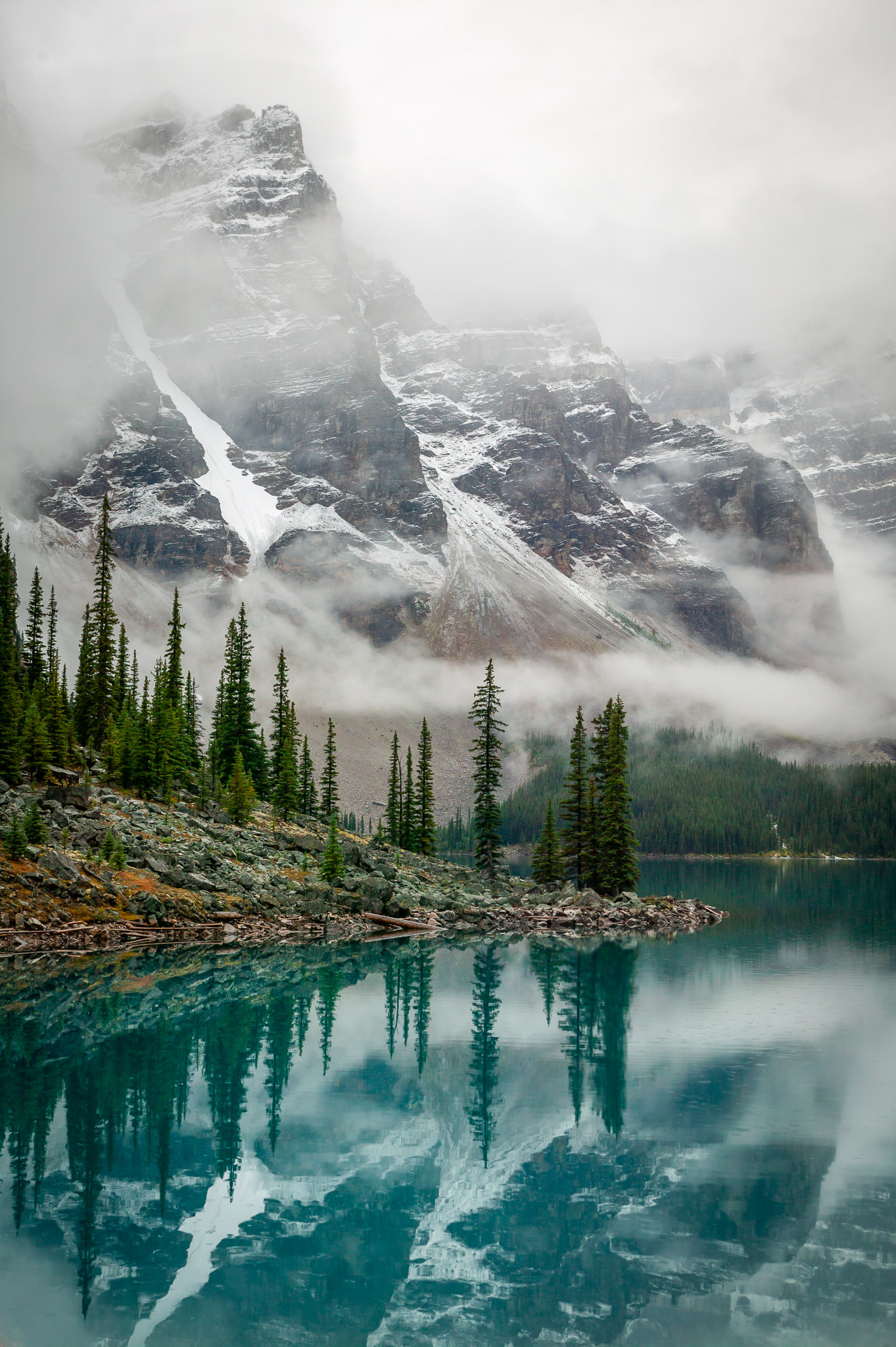Clearning storm at Moraine Lake