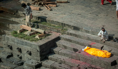 Cremation ceremony at Pashupatinath Temple