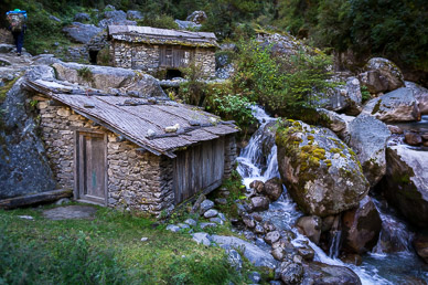 Water wheel mill